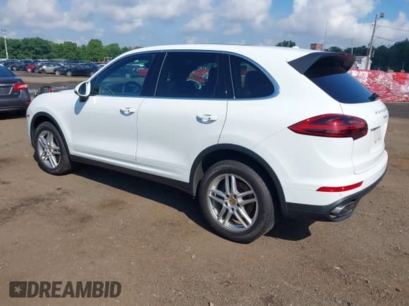 ✅ 2016 Porsche Cayenne • VIN: WP1AA2A29GKA09130 • Lot: 42759602. Listed on IAAI with 131,327 mi. Free auction sales archive from the USA and detailed vehicle history report at DreamBid. Image 3.