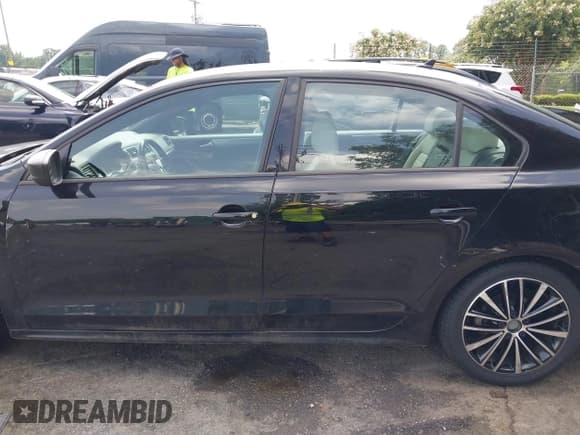 ✅ 2016 Volkswagen Jetta Sport • VIN: 3VWD17AJ7GM407509 • Lot: 42790674. Wystawiony na IAAI z przebiegiem 106 343 mil. Bezpłatny archiwum sprzedaży aukcyjnych z USA i szczegółowy raport historii pojazdu na DreamBid. Zdjęcie 14.