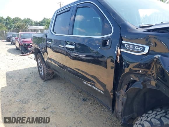 ✅ 2022 GMC Sierra 1500 SLT • VIN: 1GTUUDED0NZ631407 • Лот: 42424702. Опубликован ранее на IAAI с пробегом 41 272 миль. Бесплатный доступ к архиву аукционных продаж из США и подробный отчёт об истории автомобиля на DreamBid. Изображение 17.