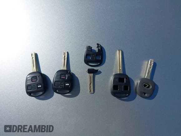 ✅ 2004 Lexus SC 430 • VIN: JTHFN48Y940050803 • Lot: 42710013. Listed on IAAI with 127,460 mi. Free auction sales archive from the USA and detailed vehicle history report at DreamBid. Image 11.