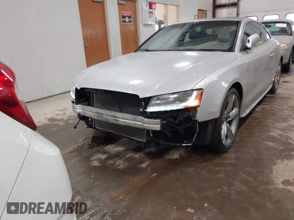 ✅ 2010 Audi A5 Prestige • VIN: WAUWKAFR2AA050049 • Lot: 41683830. Listed on IAAI with 185,164 mi. Free auction sales archive from the USA and detailed vehicle history report at DreamBid. Image 6.