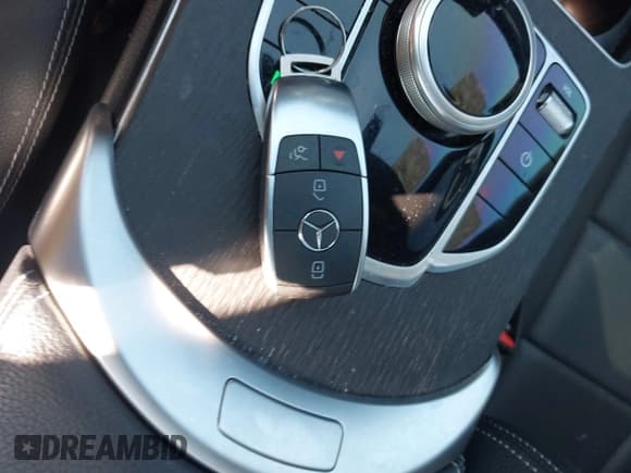 ✅ 2021 Mercedes-Benz C 300 • VIN: W1KWF8EB1MR612586 • Lot: 42677062. Wystawiony na IAAI z przebiegiem 35 240 mil. Bezpłatny archiwum sprzedaży aukcyjnych z USA i szczegółowy raport historii pojazdu na DreamBid. Zdjęcie 11.