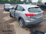 ✅ 2022 Honda HR-V LX • VIN: 3CZRU5H38NM724783 • Lot: 42844860. Wystawiony na IAAI z przebiegiem 33 255 mil. Bezpłatny archiwum sprzedaży aukcyjnych z USA i szczegółowy raport historii pojazdu na DreamBid. Zdjęcie 3.