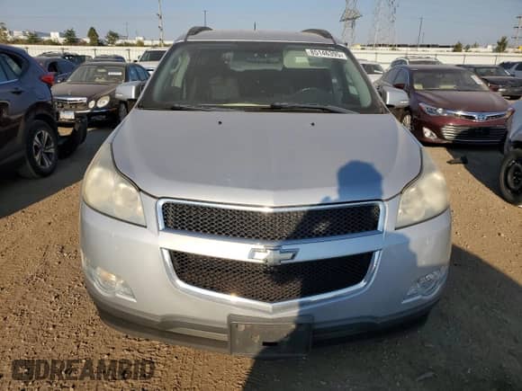 2009 Chevrolet Traverse 2LT z VIN 1GNER23D09S162290, wystawiony jako Copart lot #85146395 z przebiegiem 196 302 mil mil oraz Czysty tytuł • Clean title. Historia ofert i sprzedaży dostępna na DreamBid. Obrazek 5.