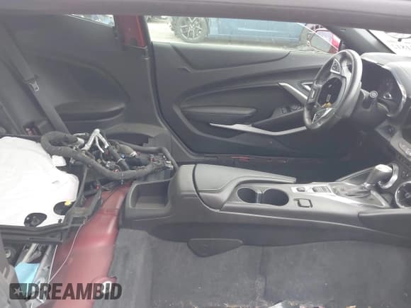 ✅ 2019 Chevrolet Camaro 1SS • VIN: 1G1FF1R70K0154850 • Lot: 42331812. Wystawiony na IAAI z przebiegiem Nie podano. Bezpłatny archiwum sprzedaży aukcyjnych z USA i szczegółowy raport historii pojazdu na DreamBid. Zdjęcie 5.