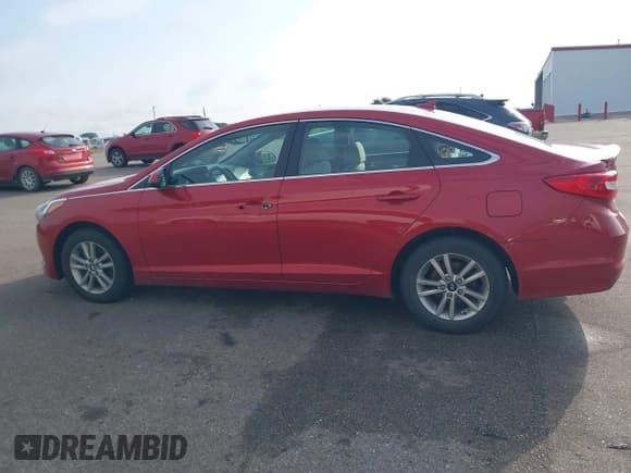 ✅ 2017 Hyundai Sonata SE • VIN: 5NPE24AF7HH480403 • Лот: 43195585. Опубликован ранее на IAAI с пробегом 138 122 миль. Бесплатный доступ к архиву аукционных продаж из США и подробный отчёт об истории автомобиля на DreamBid. Изображение 14.