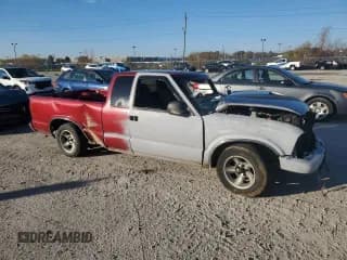 ✅ 1998 Chevrolet S-10 LS • VIN: 1GCCS19X4W8121153 • Лот: 79989884. Опубликован ранее на Copart с пробегом Не указан. Бесплатный доступ к архиву аукционных продаж из США и подробный отчёт об истории автомобиля на DreamBid. Изображение 4.