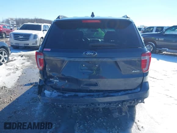 ✅ 2017 Ford Explorer XLT • VIN: 1FM5K8D86HGA02185 • Lot: 41730072. Wystawiony na IAAI z przebiegiem 63 412 mil. Bezpłatny archiwum sprzedaży aukcyjnych z USA i szczegółowy raport historii pojazdu na DreamBid. Zdjęcie 6.