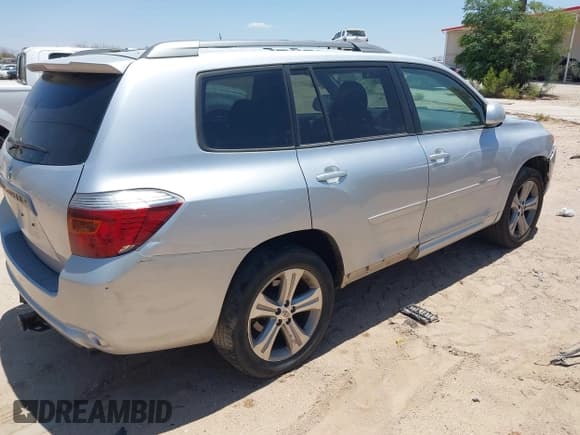 ✅ 2010 Toyota Highlander Sport • VIN: 5TDXK3EH4AS002230 • Лот: 42443643. Опубликован ранее на IAAI с пробегом 156 272 миль. Бесплатный доступ к архиву аукционных продаж из США и подробный отчёт об истории автомобиля на DreamBid. Изображение 4.