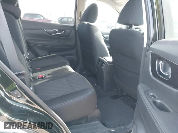 ✅ 2018 Nissan Rogue S • VIN: 5N1AT2MV7JC743182 • Лот: 43637252. Опубликован ранее на IAAI с пробегом 111 562 миль. Бесплатный доступ к архиву аукционных продаж из США и подробный отчёт об истории автомобиля на DreamBid. Изображение 8.