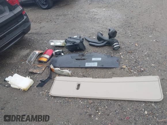 ✅ 2004 Chevrolet Suburban LT • VIN: 1GNFK16T14J167213 • Lot: 42445330. Listed on IAAI with 196,046 mi. Free auction sales archive from the USA and detailed vehicle history report at DreamBid. Image 12.