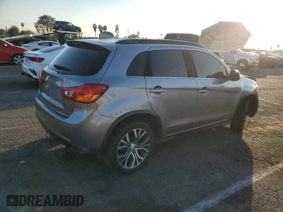2017 Mitsubishi Outlander SEL с VIN JA4AP4AW3HZ061936, выставлен на аукционе Copart как лот 50636645 с пробегом 94 696 миль миль и Списание • Salvage title. История ставок и продаж доступна на DreamBid. Изображение 3.