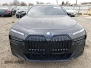 ✅ 2023 BMW i7 xDrive60 • VIN: WBY53EJ0XPCN41041 • Lot: 47392304. Wystawiony na Copart z przebiegiem 5 873 mil. Bezpłatny archiwum sprzedaży aukcyjnych z USA i szczegółowy raport historii pojazdu na DreamBid. Zdjęcie 5.