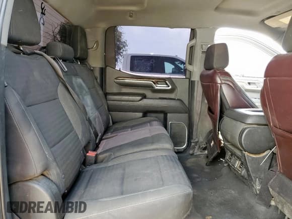 ✅ 2022 GMC Sierra 1500 SLE • VIN: 3GTPUBEK7NG625457 • Лот: 59371535. Опубликован ранее на Copart с пробегом Не указан. Бесплатный доступ к архиву аукционных продаж из США и подробный отчёт об истории автомобиля на DreamBid. Изображение 10.