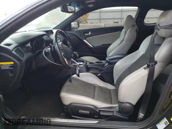 ✅ 2014 Hyundai Genesis Coupe Premium • VIN: KMHHT6KD7EU119821 • Lot: 70093934. Wystawiony na Copart z przebiegiem 87 288 mil. Bezpłatny archiwum sprzedaży aukcyjnych z USA i szczegółowy raport historii pojazdu na DreamBid. Zdjęcie 7.