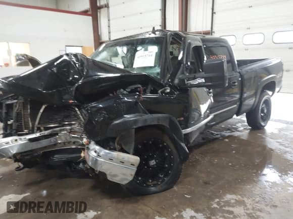 ✅ 2006 Chevrolet Silverado 2500HD LT1 • VIN: 1GCHK23DX6F210487 • Lot: 40915744. Listed on IAAI with Not provided. Free auction sales archive from the USA and detailed vehicle history report at DreamBid. Image 2.