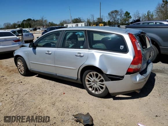 ✅ 2007 Volvo V50 2.5L Turbo • VIN: YV1MJ682472311849 • Lot: 49243305. Wystawiony na Copart z przebiegiem 266 714 mil. Bezpłatny archiwum sprzedaży aukcyjnych z USA i szczegółowy raport historii pojazdu na DreamBid. Zdjęcie 2.