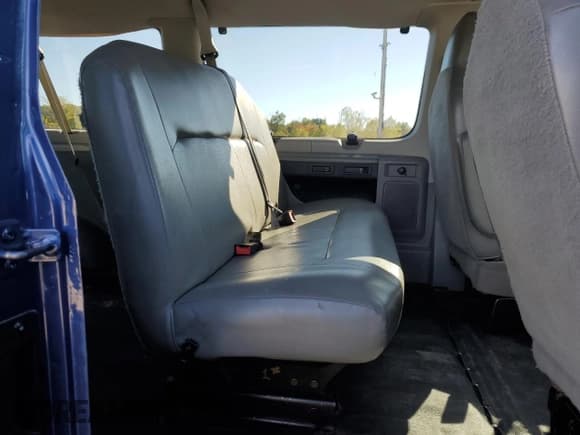 ✅ 2010 Ford Econoline Passenger XL • VIN: 1FBNE3BL8ADA92554 • Lot: 85097105. Listed on Copart with 165,640 mi. Free auction sales archive from the USA and detailed vehicle history report at DreamBid. Image 11.