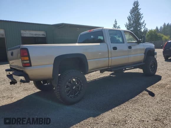 ✅ 2006 Chevrolet Silverado 2500HD LT3 • VIN: 1GCHK23D86F200833 • Лот: 81657075. Опубликован ранее на Copart с пробегом 153 817 миль. Бесплатный доступ к архиву аукционных продаж из США и подробный отчёт об истории автомобиля на DreamBid. Изображение 3.
