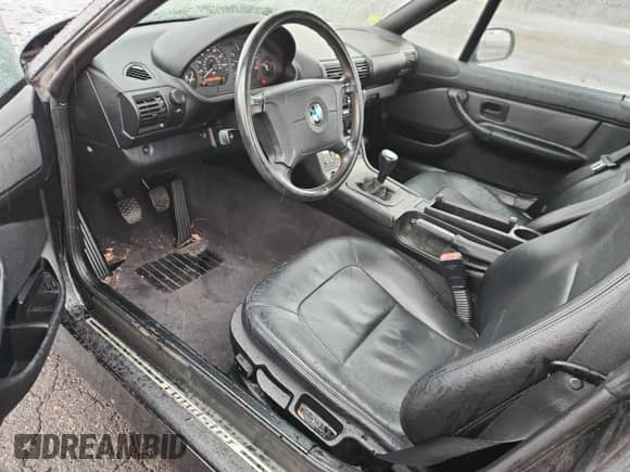 1996 BMW 3 Series Z3 1.9 z VIN 4USCH7325TLB68230, wystawiony jako Copart lot #84016355 z przebiegiem 74 133 mil mil oraz Szkoda całkowita • Salvage title. Historia ofert i sprzedaży dostępna na DreamBid. Obrazek 8.