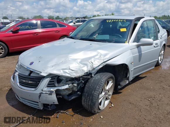 ✅ 2008 Saab 9-5 • VIN: YS3ED49G183501807 • Lot: 42900905. Wystawiony na IAAI z przebiegiem 189 376 mil. Bezpłatny archiwum sprzedaży aukcyjnych z USA i szczegółowy raport historii pojazdu na DreamBid. Zdjęcie 6.