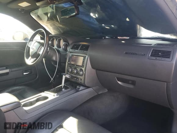 ✅ 2013 Dodge Challenger R/T Classic • VIN: 2C3CDYBTXDH680826 • Lot: 92224215. Wystawiony na Copart z przebiegiem 157 631 mil. Bezpłatny archiwum sprzedaży aukcyjnych z USA i szczegółowy raport historii pojazdu na DreamBid. Zdjęcie 8.