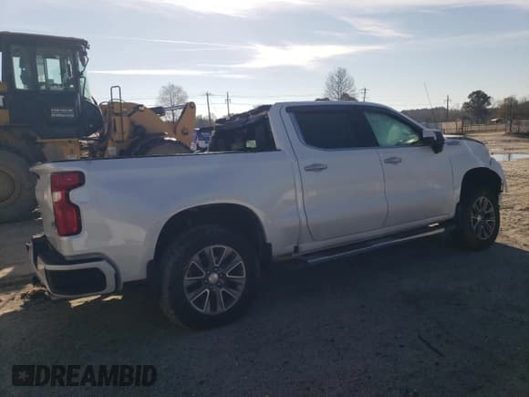 ✅ 2021 Chevrolet Silverado 1500 High Country • VIN: 1GCUYHED9MZ300271 • Lot: 81710284. Wystawiony na Copart z przebiegiem 52 622 mil. Bezpłatny archiwum sprzedaży aukcyjnych z USA i szczegółowy raport historii pojazdu na DreamBid. Zdjęcie 3.