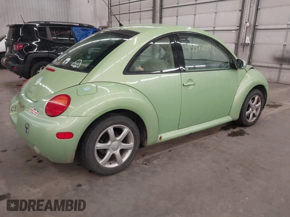 ✅ 2005 Volkswagen Beetle GLS • VIN: 3VWCD31C85M410218 • Lot: 43572091. Listed on IAAI with 87,912 mi. Free auction sales archive from the USA and detailed vehicle history report at DreamBid. Image 4.
