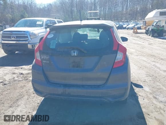 ✅ 2018 Honda Fit LX • VIN: 3HGGK5G44JM716592 • Лот: 41878820. Опубликован ранее на IAAI с пробегом 70 464 миль. Бесплатный доступ к архиву аукционных продаж из США и подробный отчёт об истории автомобиля на DreamBid. Изображение 16.