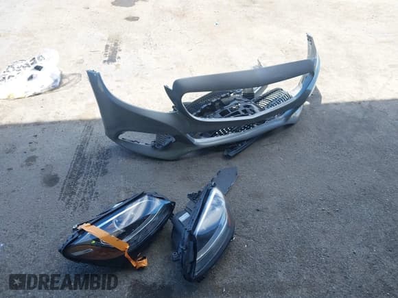 ✅ 2015 Mercedes-Benz C 300 Luxury • VIN: 55SWF4KB5FU025760 • Лот: 42906879. Опубликован ранее на IAAI с пробегом 125 672 миль. Бесплатный доступ к архиву аукционных продаж из США и подробный отчёт об истории автомобиля на DreamBid. Изображение 12.