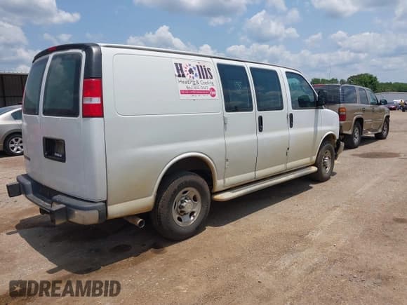 ✅ 2021 Chevrolet Express Cargo • VIN: 1GCWGAFP8M1174186 • Lot: 42342126. Listed on IAAI with 59,587 mi. Free auction sales archive from the USA and detailed vehicle history report at DreamBid. Image 4.