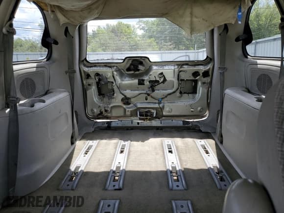 ✅ 2005 Chrysler Town & Country • VIN: 1C4GP45R35B365714 • Lot: 70640995. Listed on Copart with 272,847 mi. Free auction sales archive from the USA and detailed vehicle history report at DreamBid. Image 10.