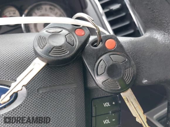 ✅ 2009 Acura RL Technology • VIN: JH4KB26649C000975 • Lot: 42936904. Wystawiony na IAAI z przebiegiem 247 913 mil. Bezpłatny archiwum sprzedaży aukcyjnych z USA i szczegółowy raport historii pojazdu na DreamBid. Zdjęcie 11.