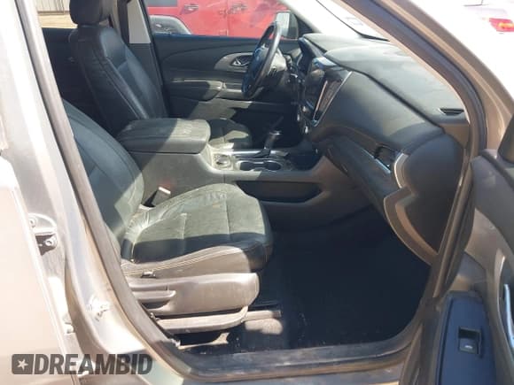 ✅ 2018 Chevrolet Traverse LT Cloth • VIN: 1GNERGKW7JJ206313 • Lot: 43463022. Wystawiony na IAAI z przebiegiem 242 688 mil. Bezpłatny archiwum sprzedaży aukcyjnych z USA i szczegółowy raport historii pojazdu na DreamBid. Zdjęcie 5.