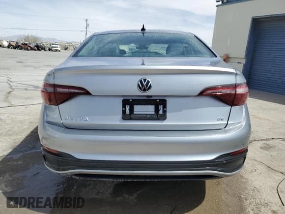 ✅ 2024 Volkswagen Jetta SE • VIN: 3VWEM7BU4RM092708 • Lot: 51473235. Listed on Copart with 19,861 mi. Free auction sales archive from the USA and detailed vehicle history report at DreamBid. Image 6.