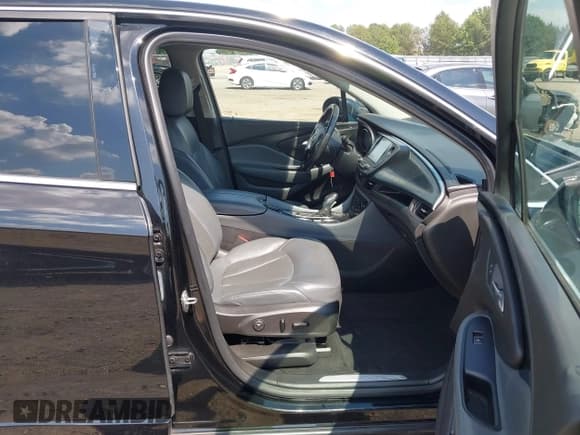 ✅ 2020 Buick Envision Essence • VIN: LRBFXCSA7LD141463 • Лот: 42993540. Опубликован ранее на IAAI с пробегом 77 518 миль. Бесплатный доступ к архиву аукционных продаж из США и подробный отчёт об истории автомобиля на DreamBid. Изображение 5.