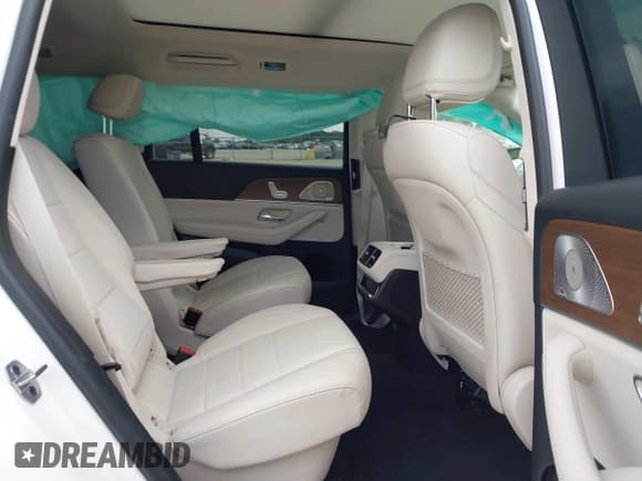 ✅ 2024 Mercedes-Benz GLS 450 • VIN: 4JGFF5KE6RB135432 • Lot: 42830768. Listed on IAAI with 13,902 mi. Free auction sales archive from the USA and detailed vehicle history report at DreamBid. Image 8.