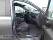 2022 Chevrolet Silverado 1500 LT z VIN 3GCPWCED9NG151593, wystawiony jako IAAI lot #42678291 z przebiegiem 56 973 mil mil oraz . Historia ofert i sprzedaży dostępna na DreamBid. Obrazek 5.