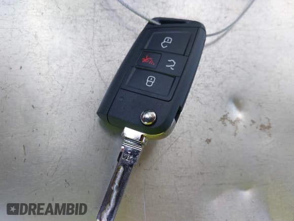 ✅ 2015 Volkswagen Golf GTI SE • VIN: 3VW4T7AU0FM043274 • Lot: 42191448. Listed on IAAI with 108,094 mi. Free auction sales archive from the USA and detailed vehicle history report at DreamBid. Image 11.