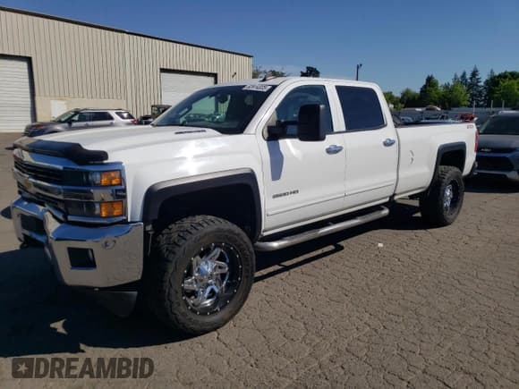 ✅ 2016 Chevrolet Silverado 2500HD LT • VIN: 1GC1KVE89GF221906 • Lot: 62914335. Wystawiony na Copart z przebiegiem 175 806 mil. Bezpłatny archiwum sprzedaży aukcyjnych z USA i szczegółowy raport historii pojazdu na DreamBid. Zdjęcie 1.