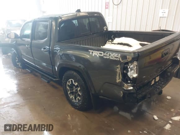 ✅ 2022 Toyota Tacoma SR • VIN: 3TMCZ5AN7NM533090 • Lot: 43813384. Listed on IAAI with 30,624 mi. Free auction sales archive from the USA and detailed vehicle history report at DreamBid. Image 3.