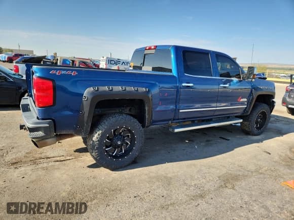✅ 2017 Chevrolet Silverado 2500HD High Country • VIN: 1GC1KXEYXHF213651 • Лот: 71028285. Опубликован ранее на Copart с пробегом 82 693 миль. Бесплатный доступ к архиву аукционных продаж из США и подробный отчёт об истории автомобиля на DreamBid. Изображение 3.