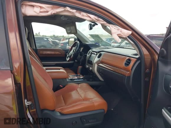 ✅ 2015 Toyota Tundra Platinum • VIN: 5TFAW5F16FX448081 • Lot: 43385129. Wystawiony na IAAI z przebiegiem 214 262 mil. Bezpłatny archiwum sprzedaży aukcyjnych z USA i szczegółowy raport historii pojazdu na DreamBid. Zdjęcie 5.