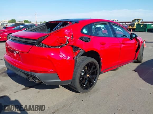 ✅ 2025 Porsche Panamera • VIN: WP0AA2YA2SL006197 • Lot: 43161072. Listed on IAAI with 2,823 mi. Free auction sales archive from the USA and detailed vehicle history report at DreamBid. Image 4.