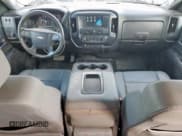 ✅ 2017 Chevrolet Silverado 2500HD Work Truck • VIN: 1GC1KUEY8HF170295 • Lot: 70995415. Wystawiony na Copart z przebiegiem 202 106 mil. Bezpłatny archiwum sprzedaży aukcyjnych z USA i szczegółowy raport historii pojazdu na DreamBid. Zdjęcie 8.