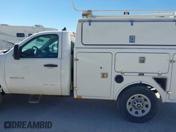 ✅ 2012 Chevrolet Silverado 2500HD Work Truck • VIN: 1GB0CVCG6CF190406 • Lot: 43661604. Wystawiony na IAAI z przebiegiem 162 753 mil. Bezpłatny archiwum sprzedaży aukcyjnych z USA i szczegółowy raport historii pojazdu na DreamBid. Zdjęcie 14.