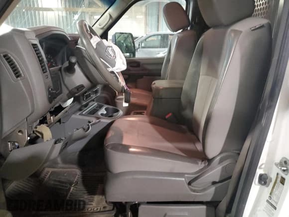 ✅ 2020 Nissan NV SV • VIN: 1N6AF0KYXLN807877 • Лот: 49361165. Опубликован ранее на Copart с пробегом 152 849 миль. Бесплатный доступ к архиву аукционных продаж из США и подробный отчёт об истории автомобиля на DreamBid. Изображение 7.