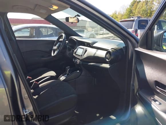 ✅ 2019 Nissan Kicks S • VIN: 3N1CP5CU0KL534368 • Лот: 43414832. Опубликован ранее на IAAI с пробегом 107 228 миль. Бесплатный доступ к архиву аукционных продаж из США и подробный отчёт об истории автомобиля на DreamBid. Изображение 5.