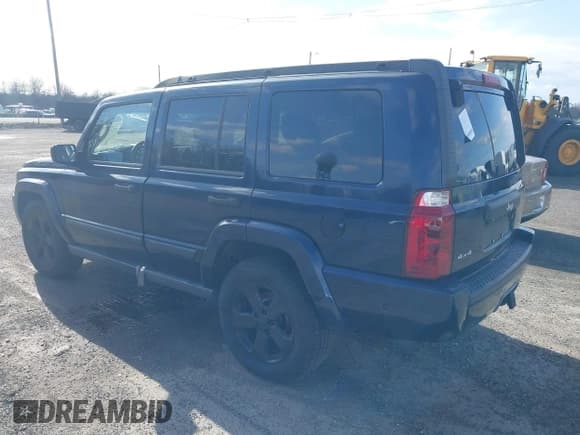 ✅ 2006 Jeep Commander • VIN: 1J8HG48K06C141792 • Lot: 41714156. Listed on IAAI with 200,588 mi. Free auction sales archive from the USA and detailed vehicle history report at DreamBid. Image 3.
