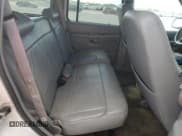 ✅ 1998 Ford Explorer XL • VIN: 1FMZU34E0WUD04042 • Lot: 84049535. Wystawiony na Copart z przebiegiem 195 085 mil. Bezpłatny archiwum sprzedaży aukcyjnych z USA i szczegółowy raport historii pojazdu na DreamBid. Zdjęcie 11.